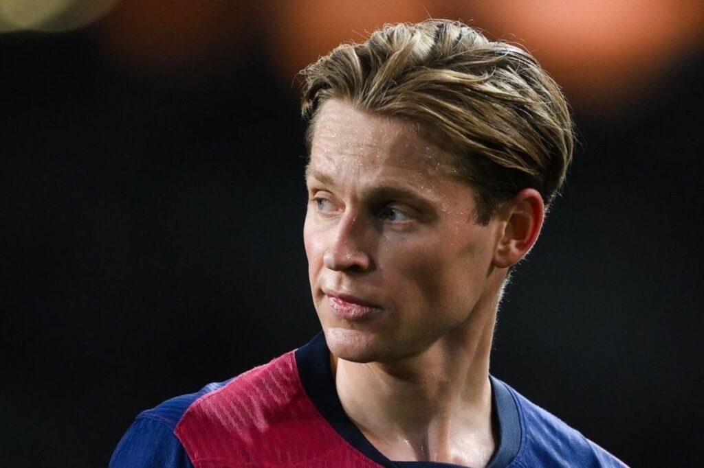 De Jong Returns to Barcelona Ahead of Clash with Newcastle
