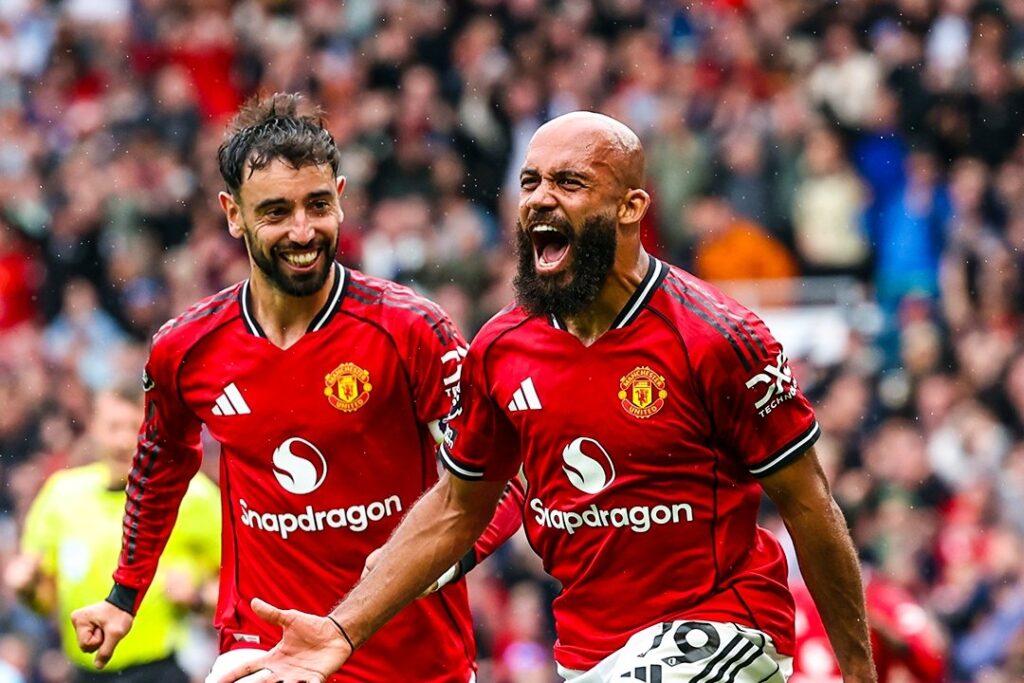 Despite Challenges on the Field, Manchester United Achieves Record Revenue