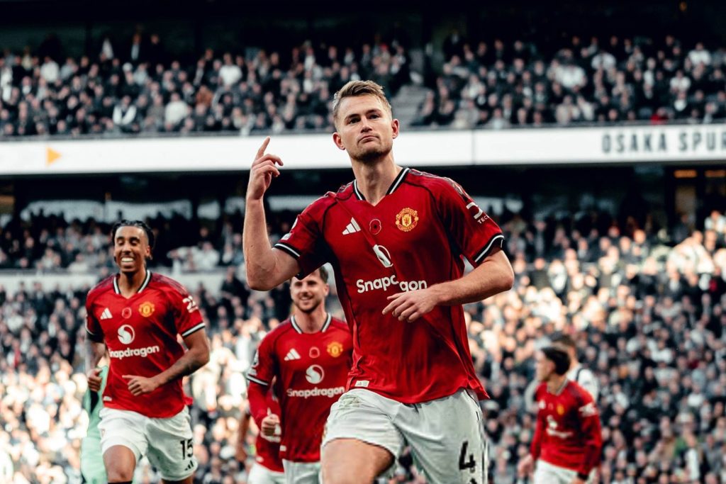 Thriller in London! Manchester United Avoid Last-Minute Defeat Thriller in London! Manchester United Avoid Last-Minute Defeat