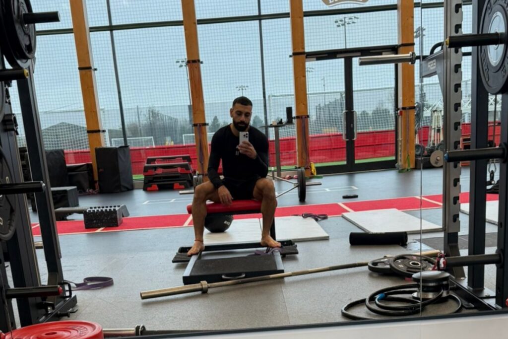 Outside the Team: Salah Trains Alone