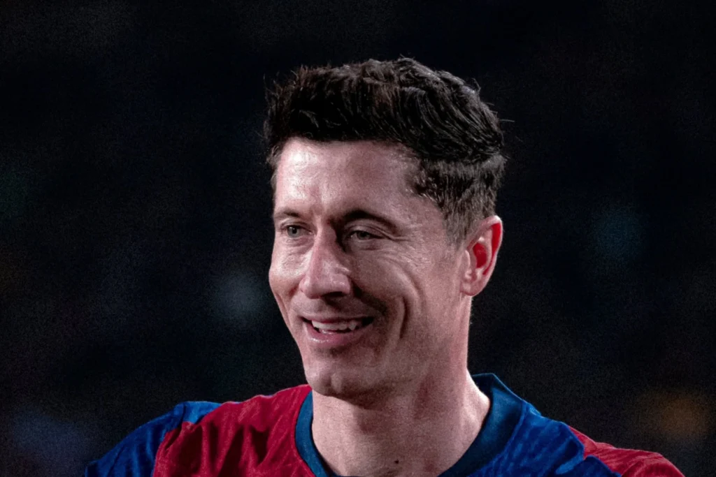 Robert Lewandowski Returns; Pedri to miss match against Villarreal