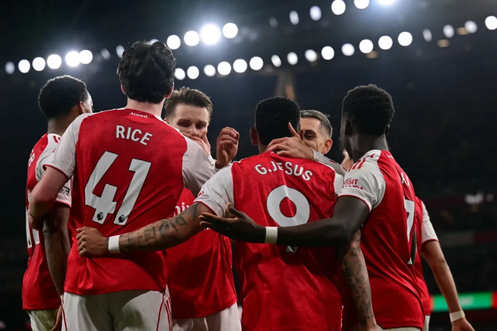 Two Own Goals! Arsenal Tops Wolves in a Last-Minute Victory