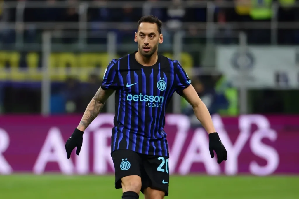 Inter Milan Faces Setback; Hakan Çalhanoğlu Out for Three Weeks Due to Injury