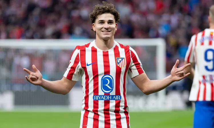 Julián Álvarez is back on Arsenal’s radar ahead of the summer transfer window Julián Álvarez is back on Arsenal’s radar ahead of the summer transfer window