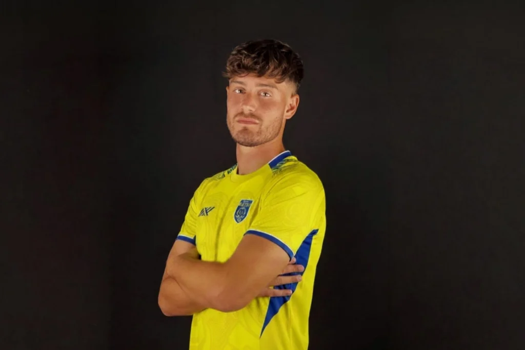 Kerala Blasters Sign Defensive Midfielder Mathias Hernández to the Team