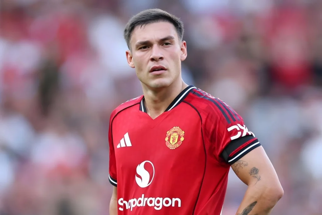 Manchester United Rejects Ajax’s Loan Move for Manuel Ugarthe