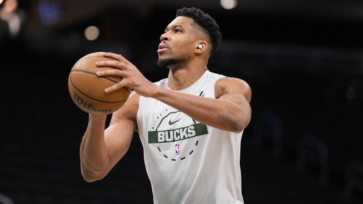 Warriors Likely Front-Runners for Antetokounmpo Trade