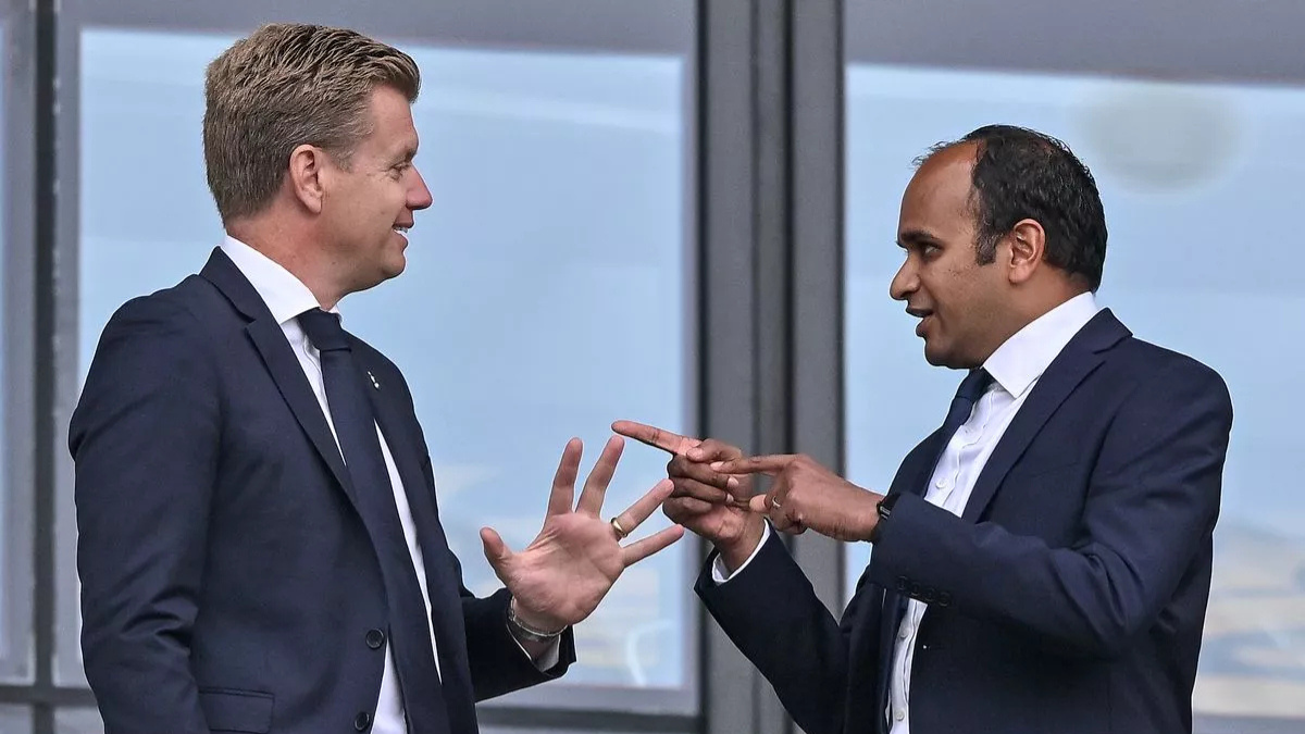 What are Sporting director Johan Lange and CEO Vinai Venkatesham thinking behind not going for Mateta?