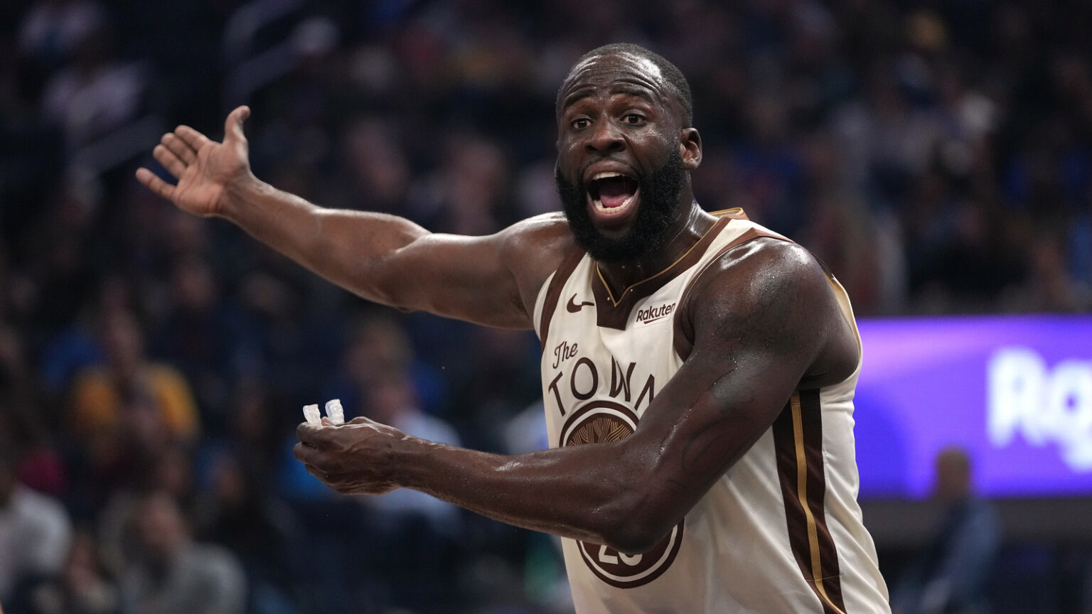 Warriors Considering Trade Options for Draymond Green