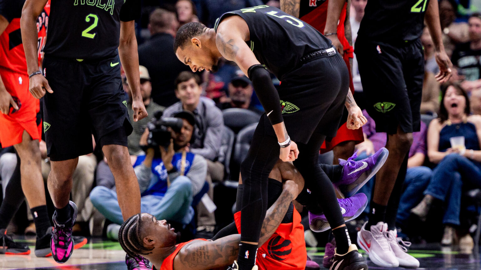 Draymond Green Supports Dejounte Murray Following Viral Moment with Jamal Shead Draymond Green Supports Dejounte Murray Following Viral Moment with Jamal Shead