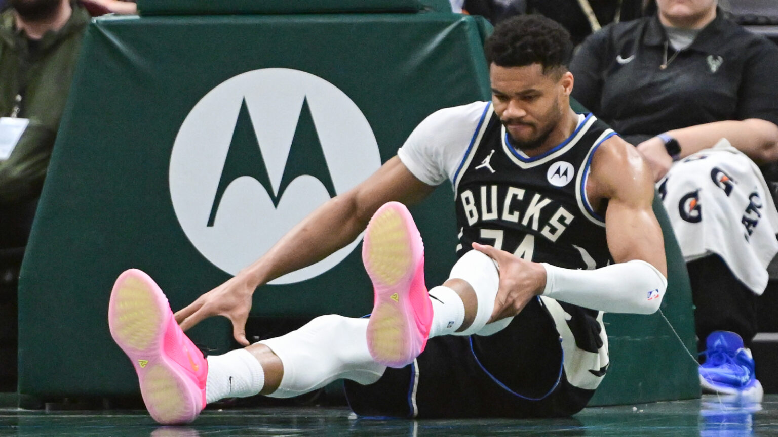 Giannis Antetokounmpo’s Injury Update Poses Dilemma for Bucks