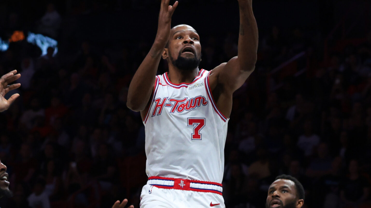 Kevin Durant Moves Up All-Time Scoring List with Another 30-Point Game Kevin Durant Moves Up All-Time Scoring List with Another 30-Point Game