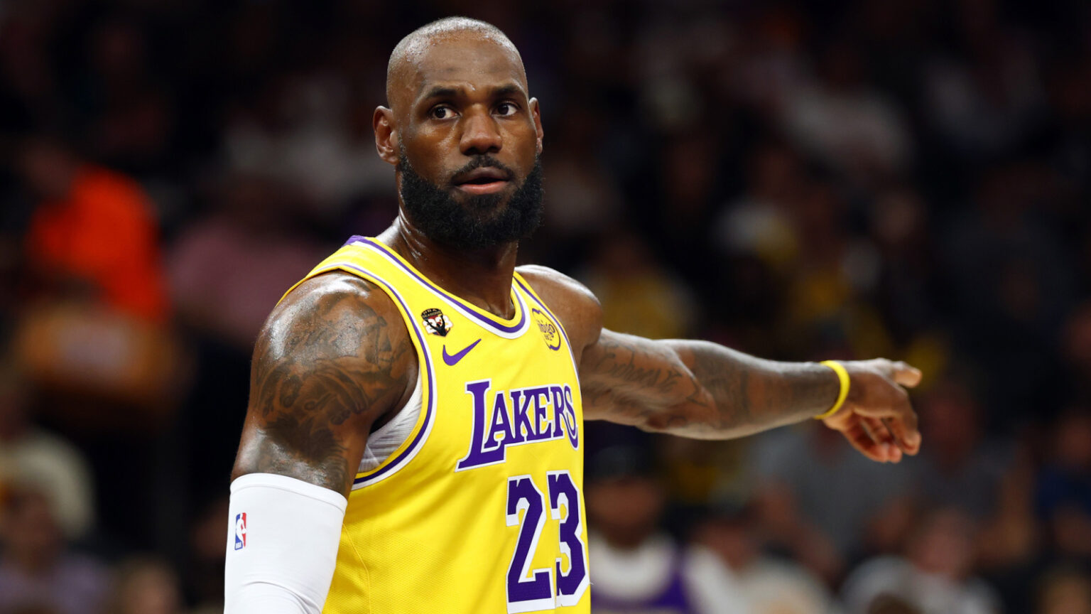 LeBron’s Defensive Mistake Results in Another Tough Loss for the Lakers LeBron’s Defensive Mistake Results in Another Tough Loss for the Lakers
