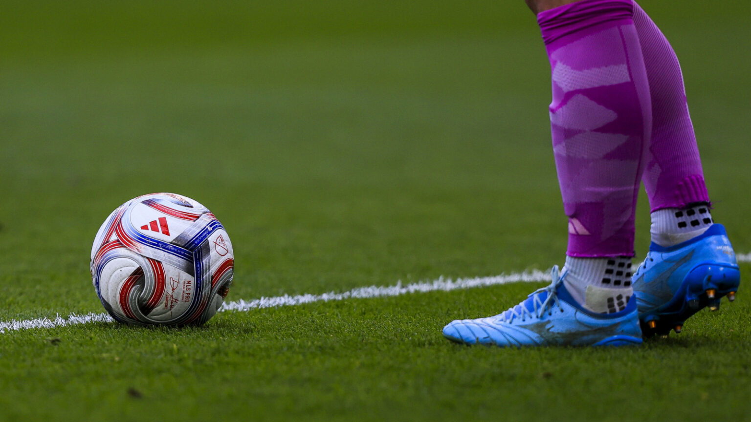 Manchester United Leading the Race to Sign Juventus Player