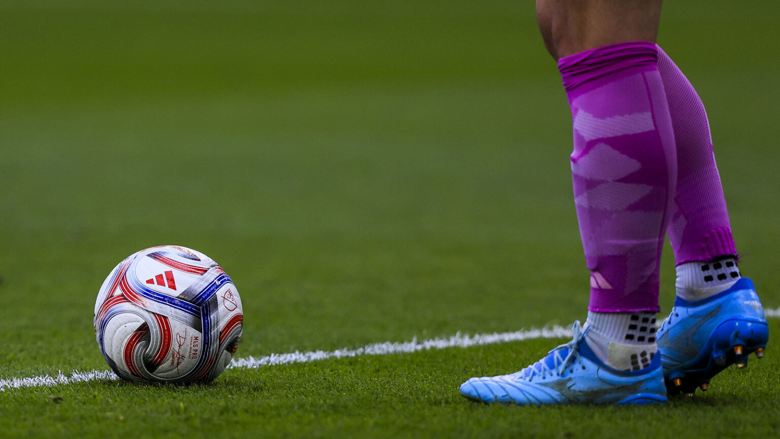 Manchester United Scouts Keep an Eye on Eintracht Frankfurt Players