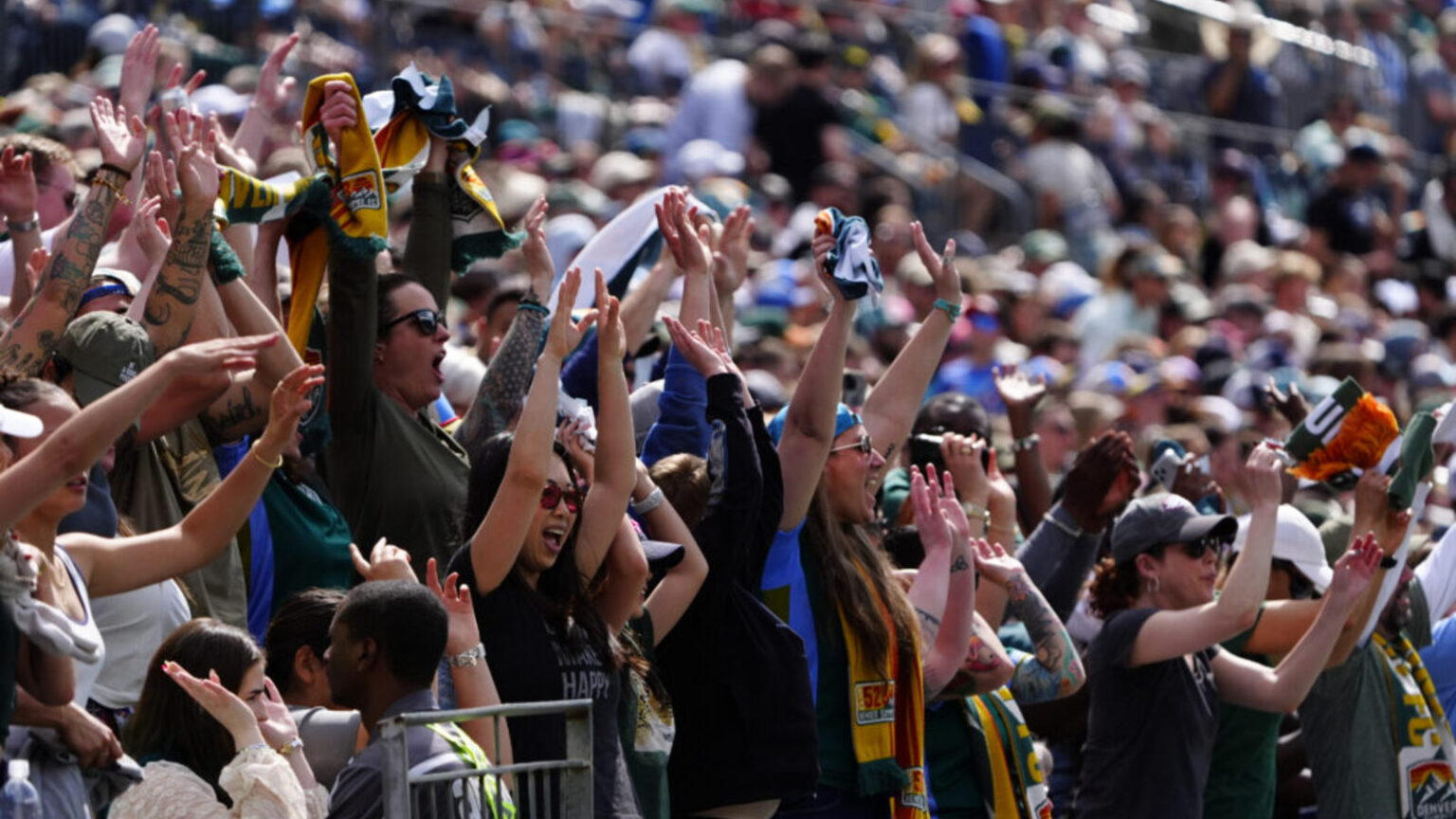 Summit Breaks NWSL Attendance Record, Legacy Scores First Goal