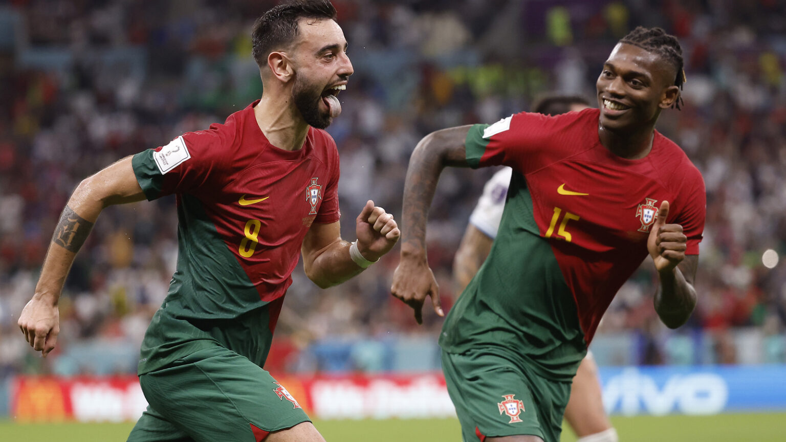 AC Milan Lowers Rafael Leão Asking Price Amid Manchester United Interest