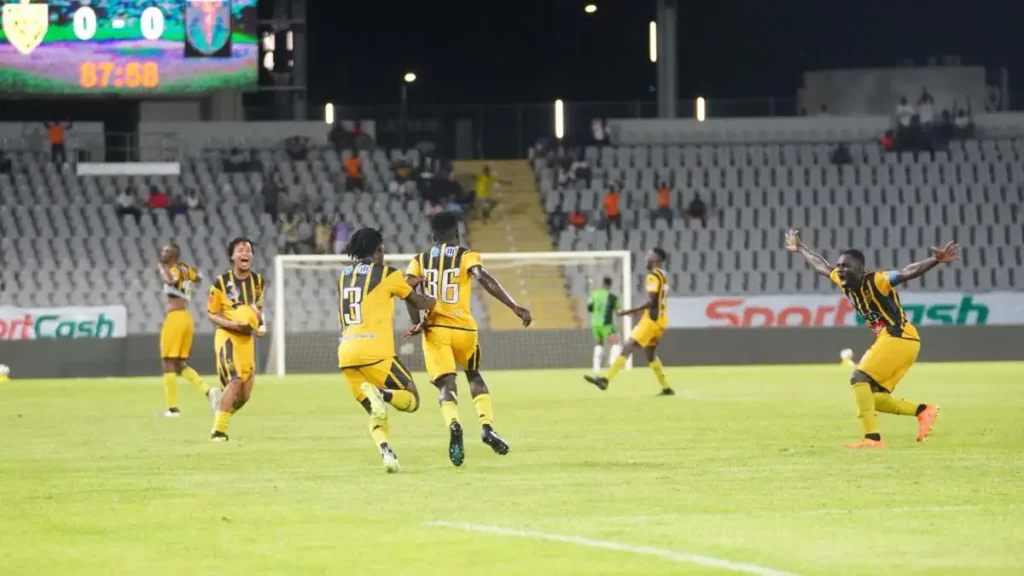 ASEC Mimosas Narrowly Defeat Racing Club in Ivorian Ligue 1