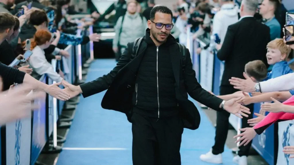 Chelsea finds surprise replacement for Rosenior as pressure builds.