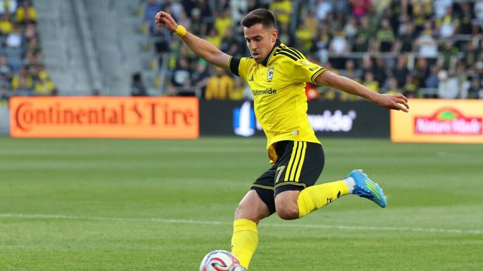 Crew Dominates Union with Early Goal from Max Arfsten