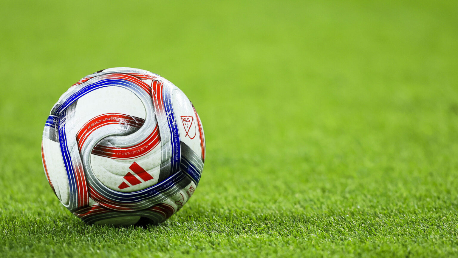 Former Manchester United Defender Makes 2023 Comeback in First Match