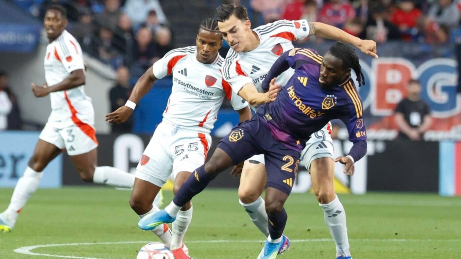 Galaxy Come Back to Secure Draw Against FC Dallas After 2-0 Deficit