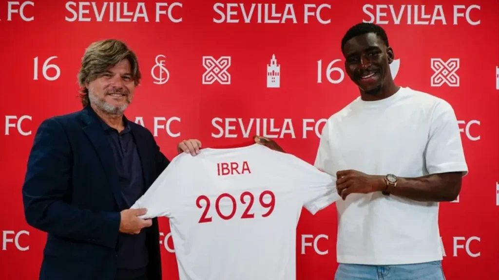 Ibra Sow signs contract extension with Sevilla FC