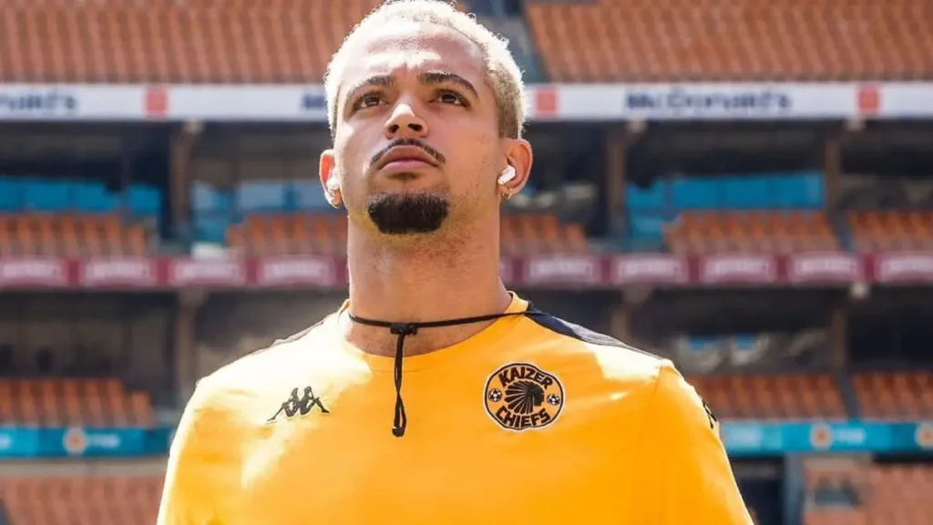 Kaizer Chiefs Defender Aiden McCarthy Signs Two-Year Deal with Renewal Option