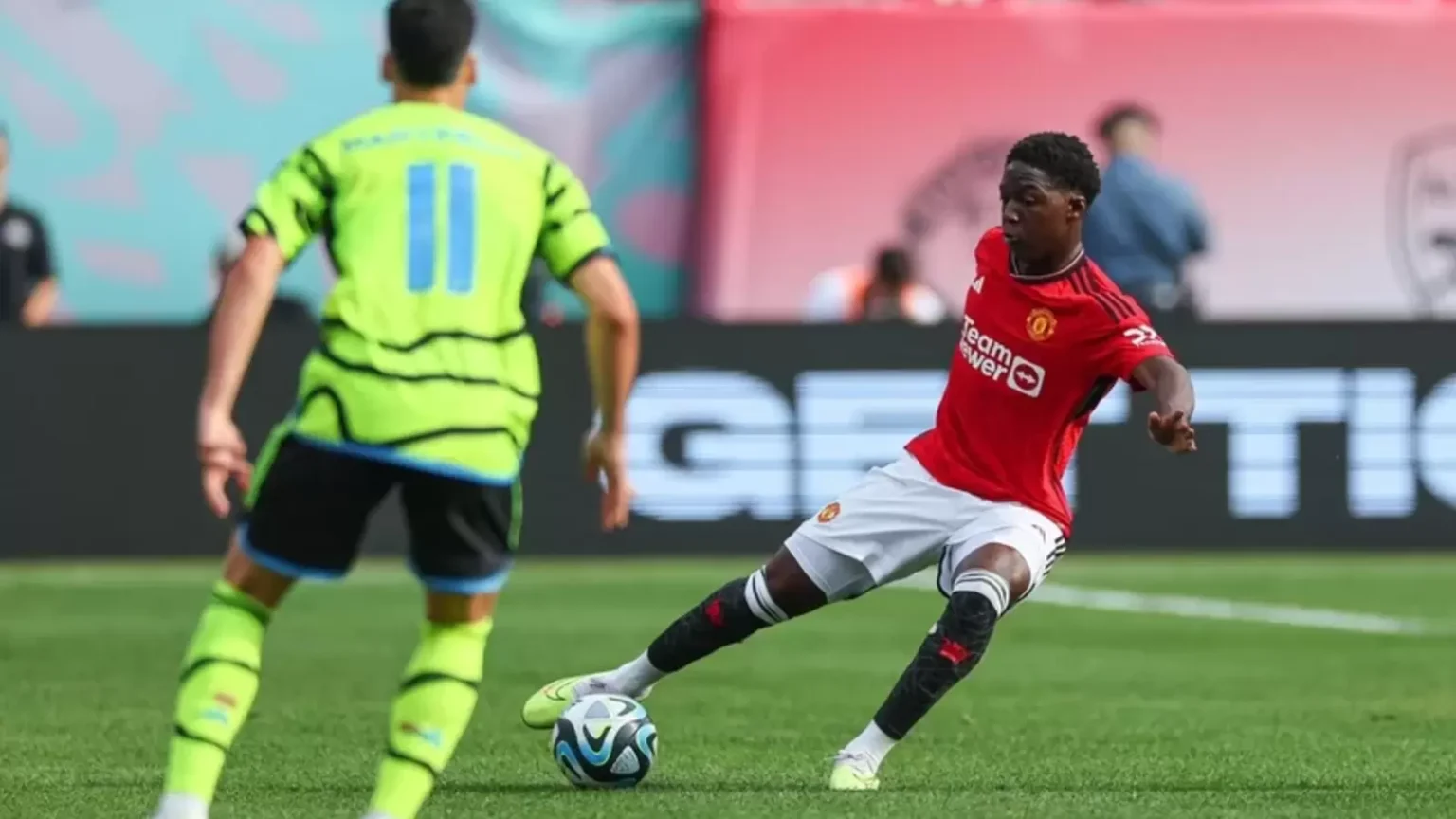 Manchester United Extends Kobbie Mainoo’s Contract, Boosting Future Prospects