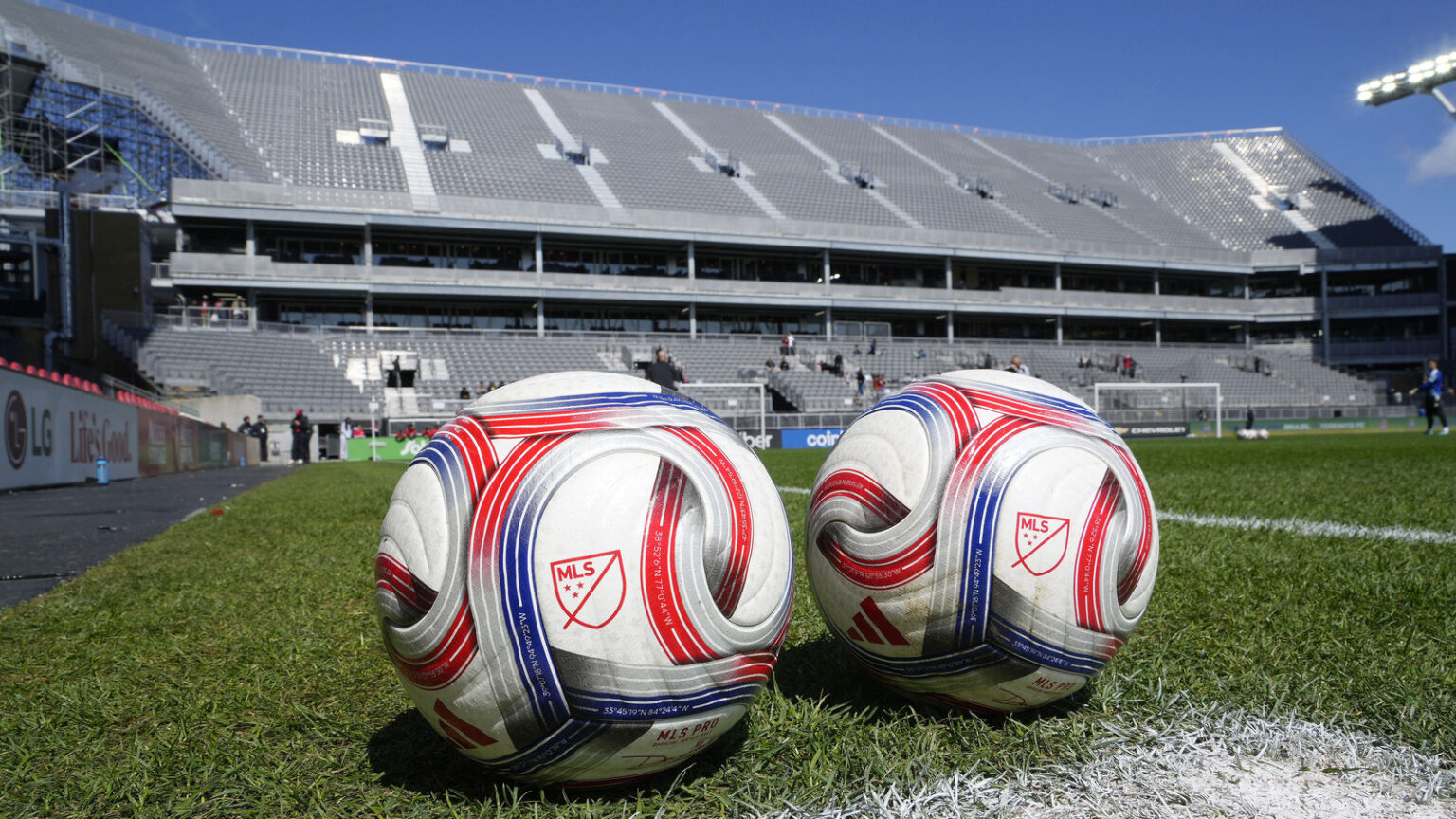 Manchester United Midfielder Set to Depart After 8 Years