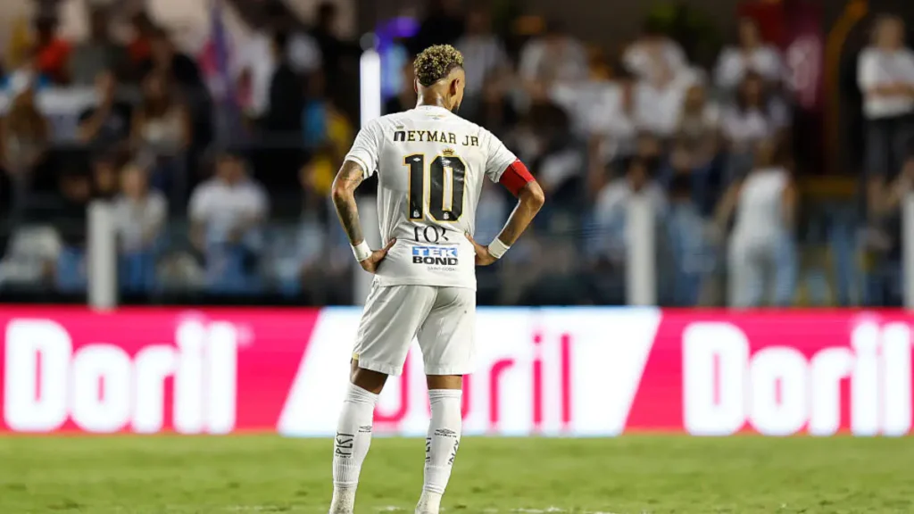 Neymar booed as Santos draws with Fluminense
