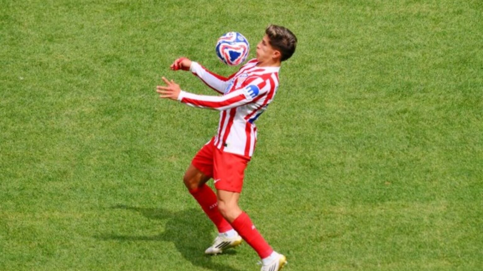 Robert Lewandowski Secures Last-Minute Victory for FC Barcelona