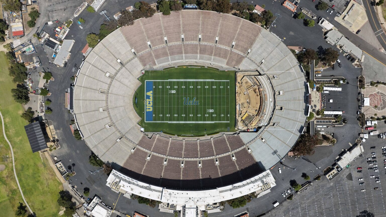 2027 College Football Game Scheduled for Toronto