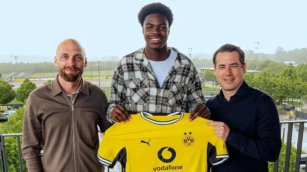 Borussia Dortmund signs a deal with upcoming African talent Borussia Dortmund signs a deal with upcoming African talent