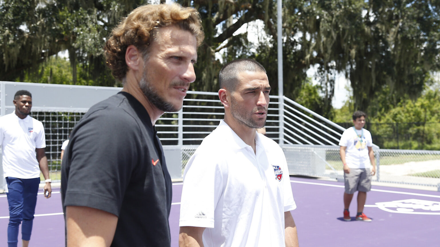 Diego Forlan Makes Official Return to Old Trafford