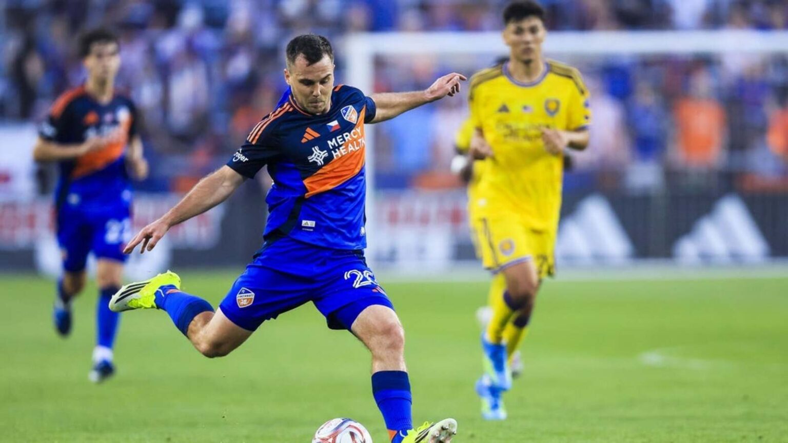 Evander Contributes to 5 Goals in FC Cincinnati’s Victory Over Orlando City