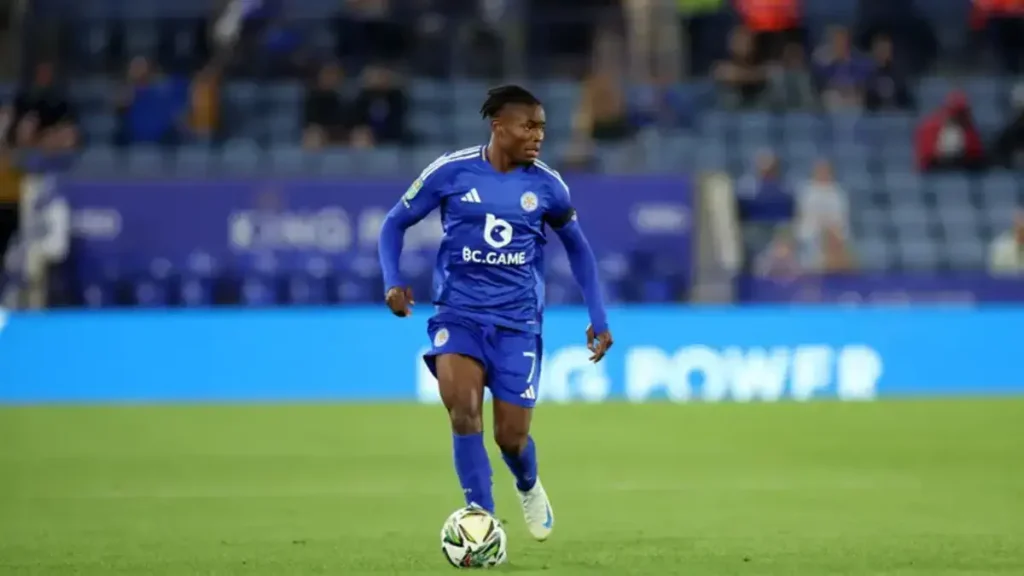 Everton Pursues Abdul Fatawu as Leicester Plans Summer Overhaul