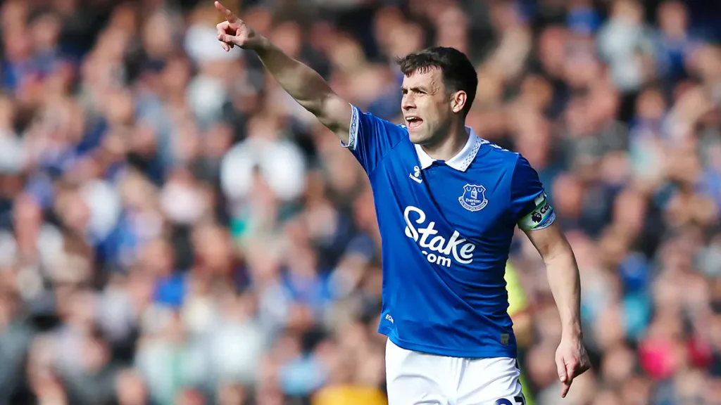 Everton legend bids farewell after 17 years