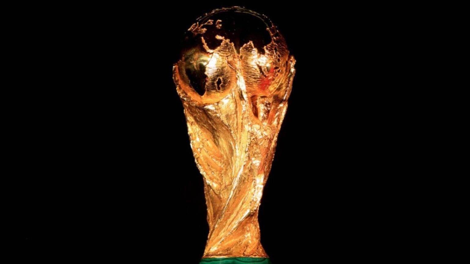 Ex-England Soccer Star Shares Tips for Watching World Cup 2026 in the U.S. This Summer