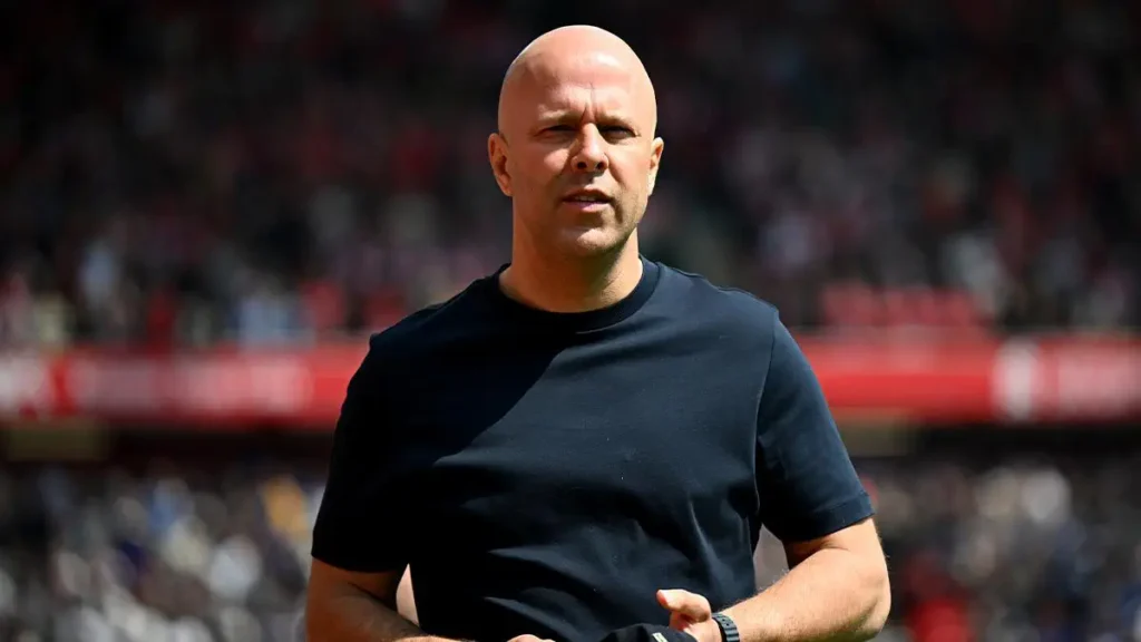 Famous coach eyes Liverpool job, pushes aside Arne Slot