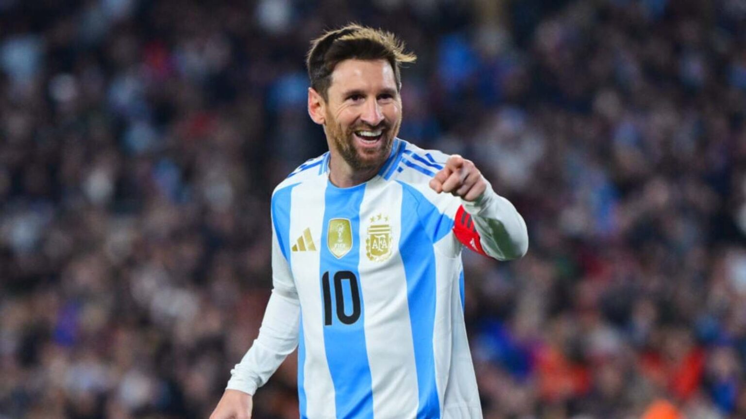 Football Fans Weigh in on Messi’s Chances to Break Ronaldo’s World Cup Record