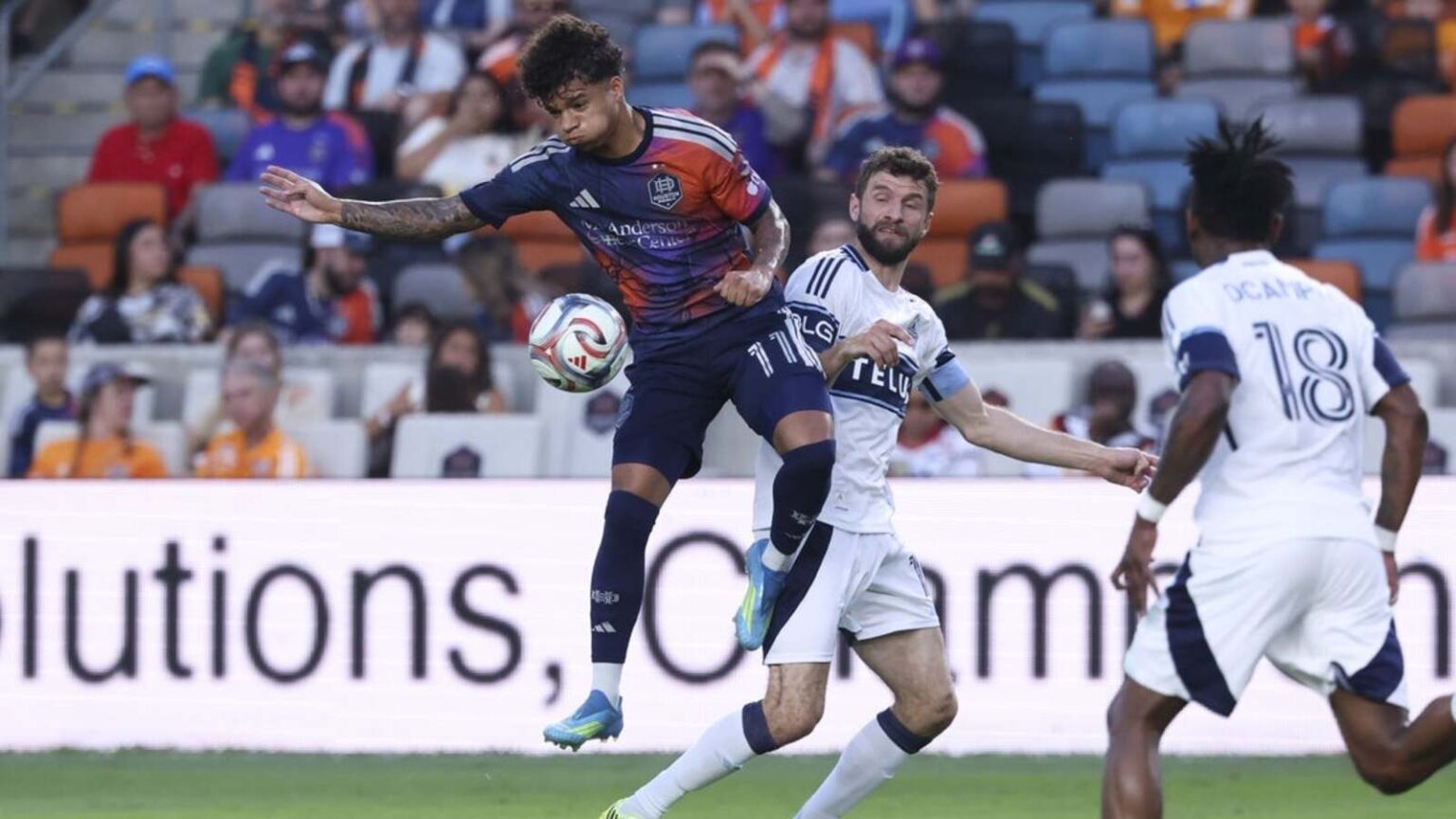 Guilherme Scores Late to Lead Houston Past 10-Man Vancouver