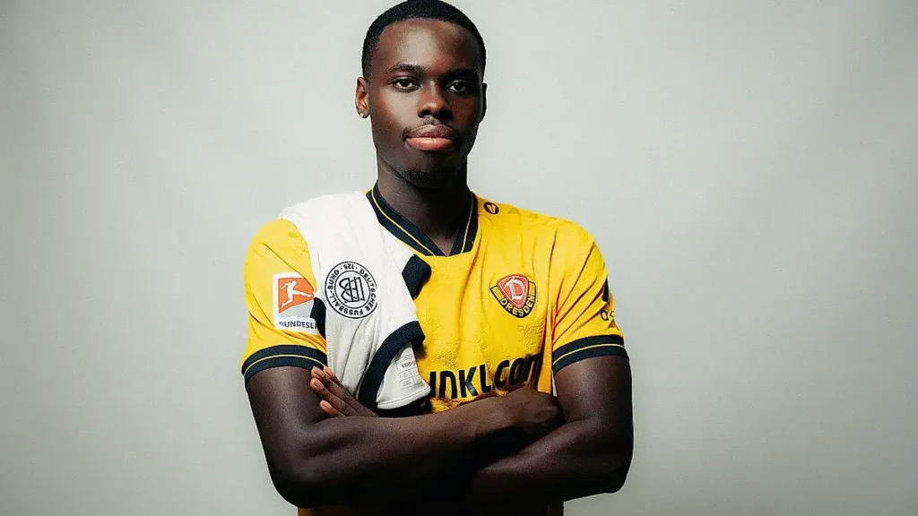 Hamburger SV Signs Midfielder Kofi Amoako from Dynamo Dresden