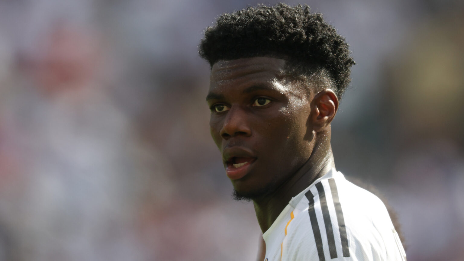 Manchester United Pursues Aurelien Tchouameni