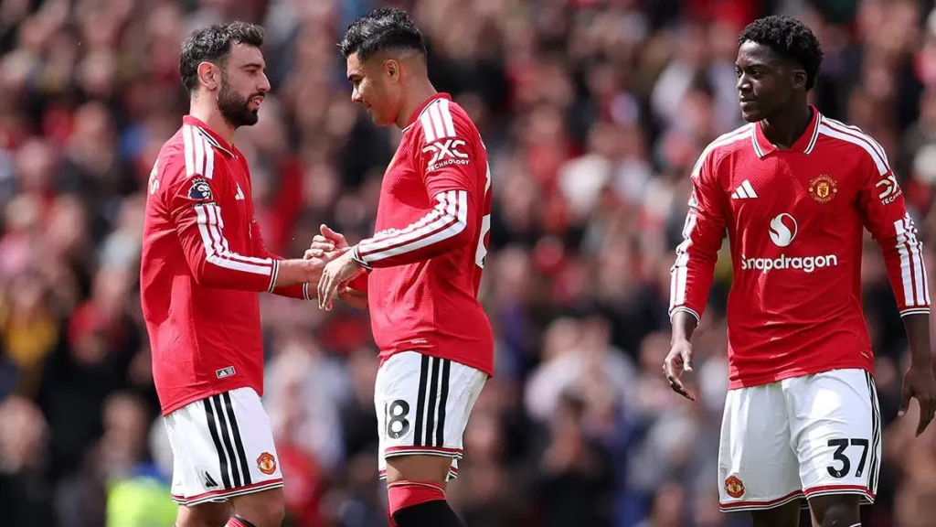 Manchester United star finalizes contract with new club