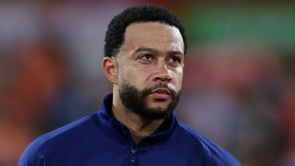 Memphis Depay Faces New Injury Setback, Casts Doubt on World Cup Participation