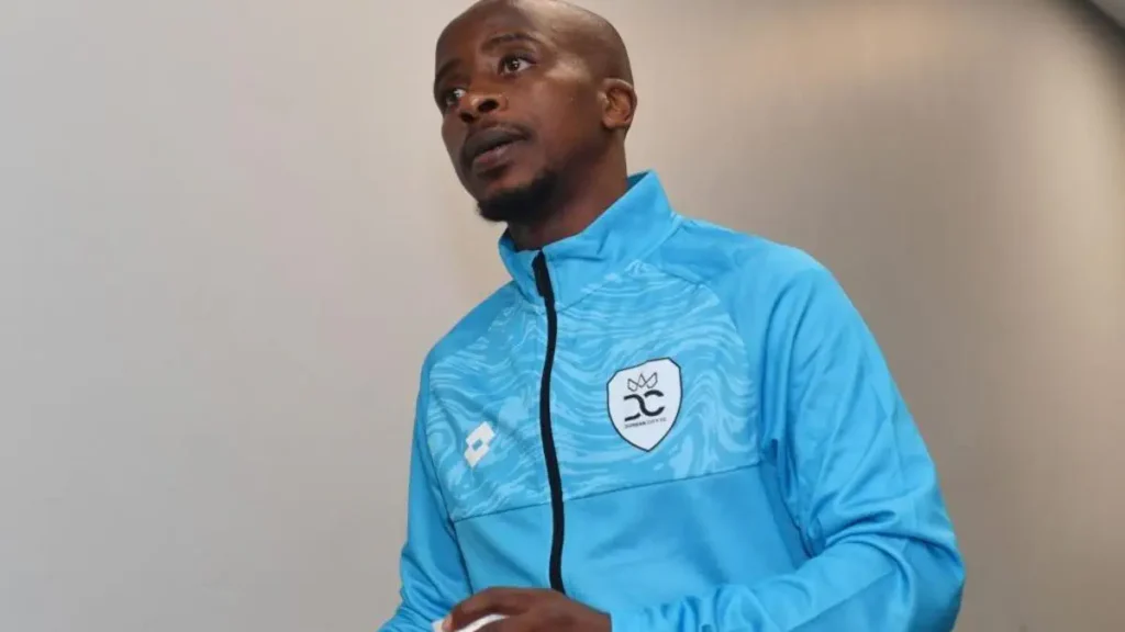 Thabo Nodada braces for a challenging crowd at the sold-out Orlando Amstel Arena this Saturday.