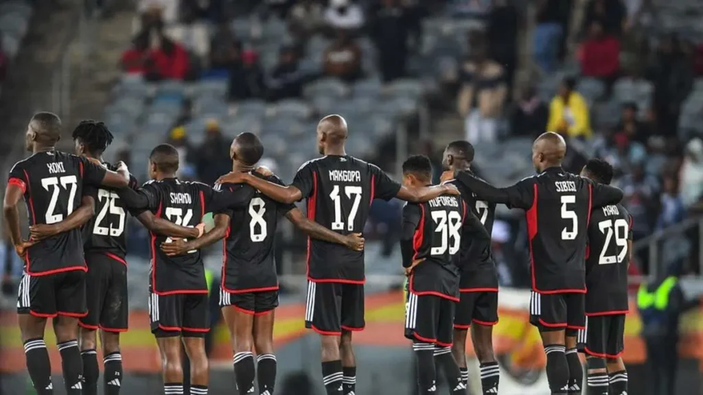 Yanela Mbuthuma steps back into the Orlando Pirates starting lineup as Evidence Makgopa moves to the bench.