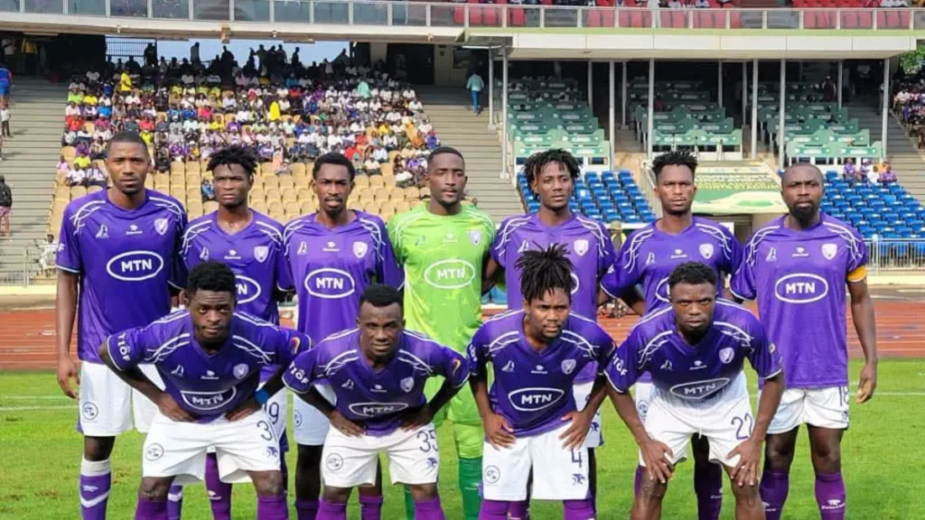 Colombe Defeats Aigle Royal to Hold First Place in the Standings Colombe Defeats Aigle Royal to Hold First Place in the Standings