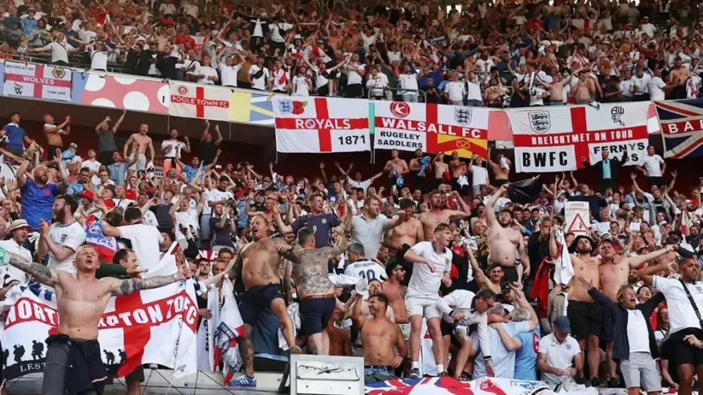 English Fans Leave American Pub Owners Astonished English Fans Leave American Pub Owners Astonished